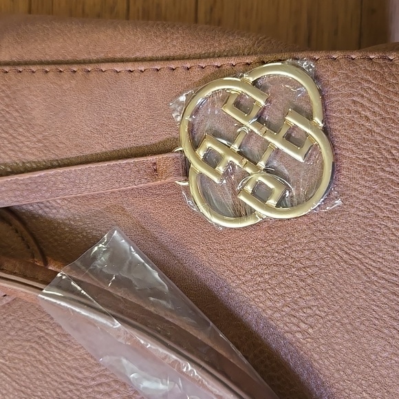 NWT Daisey Fuentes Purse - Picture 9 of 11